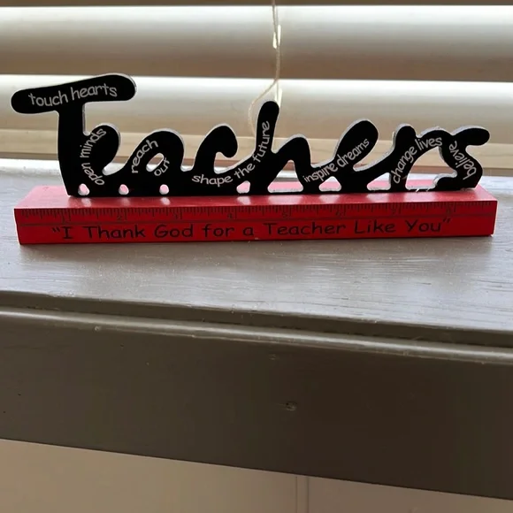 Teacher Ruler Decor - Picture 1 of 2